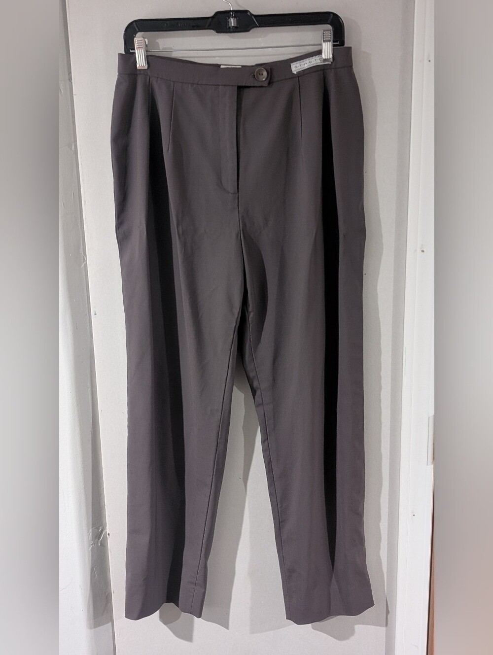 Classic Straight-Leg Pants in Charcoal